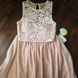 NWT Windsor 2 Piece Ivory & Champagne Event Dress